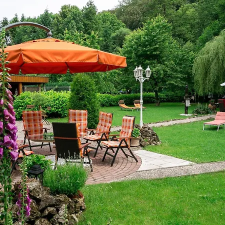 Apartment Kleines Mit Gepflegtem Garten *